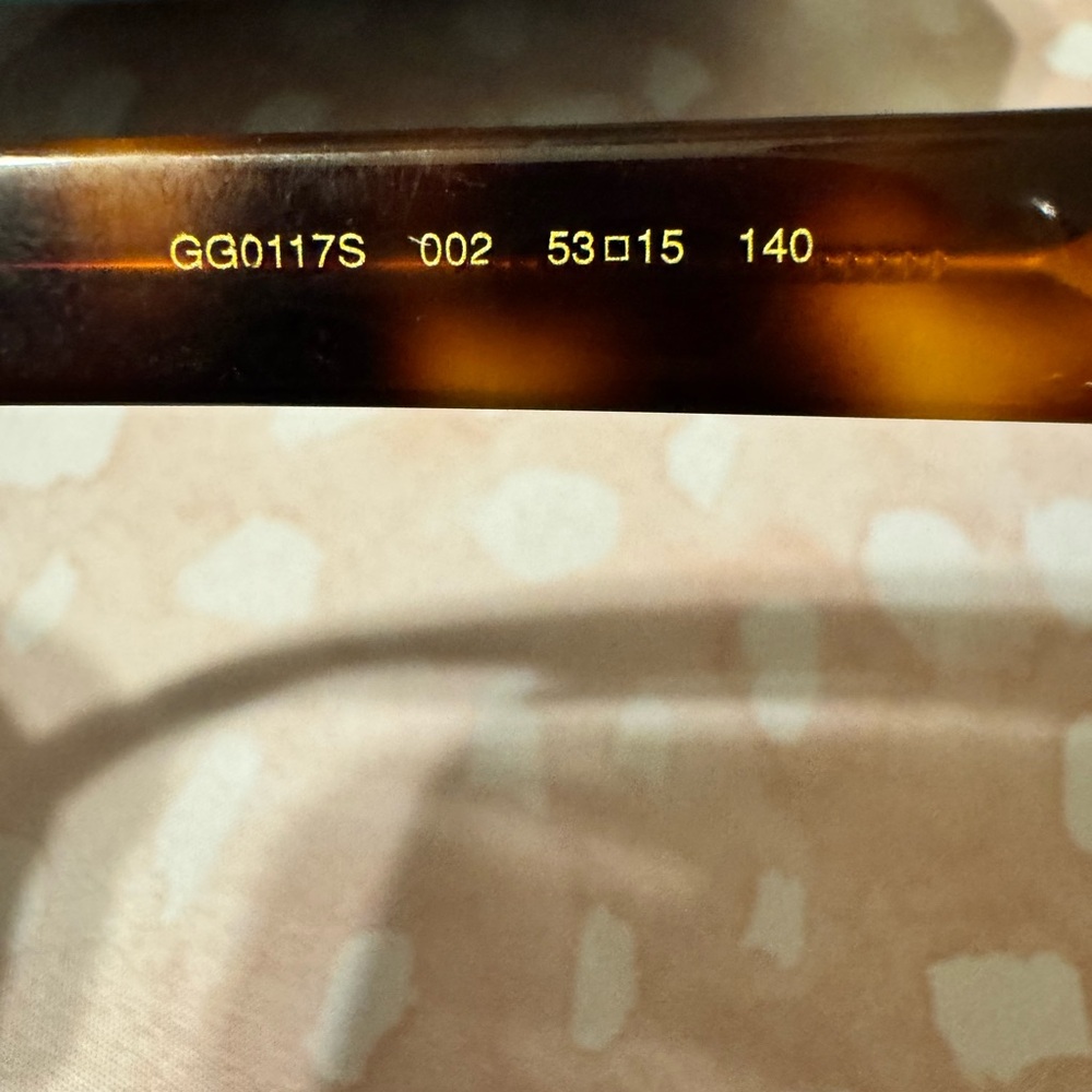 Gucci Oversized Cat Eye Sunglasses in Tortoise - Picture 5 of 8